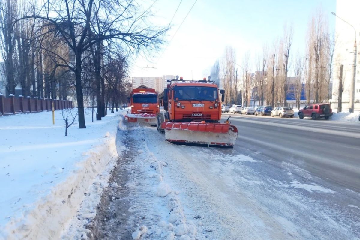 Как коммунальщики&nbsp;борются с&nbsp;последствиями аномального снегопада в&nbsp;Воронеже
