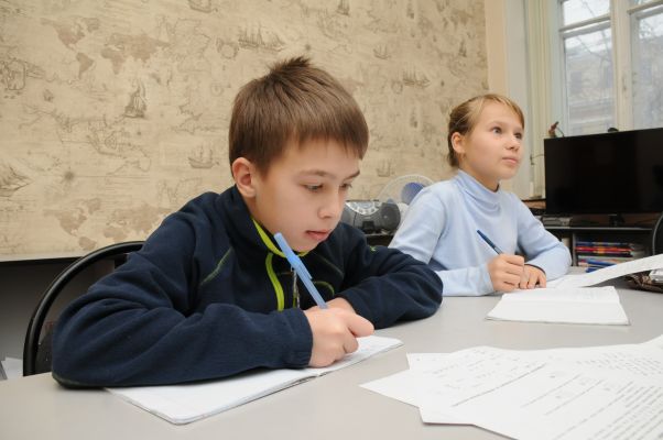 Дистант продлили в воронежских школах 