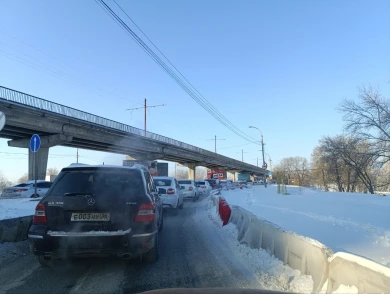 На «невидимую» пробку на Северном мосту пожаловались воронежские автомобилисты  