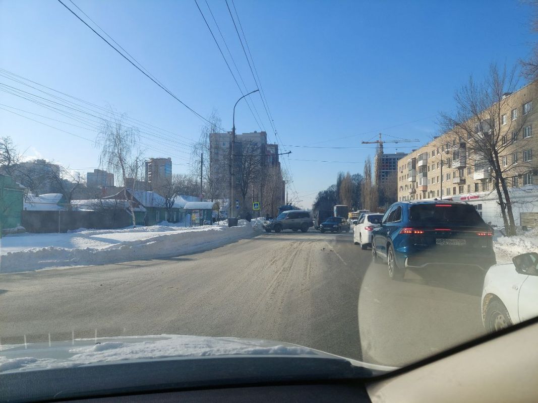 Авария преградила путь троллейбусам в Воронеже