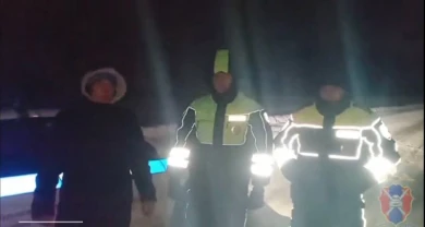 Воронежский водитель не смог выбраться из снежной ловушки