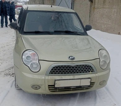 Алиментщик чуть не остался без иномарки в Воронеже