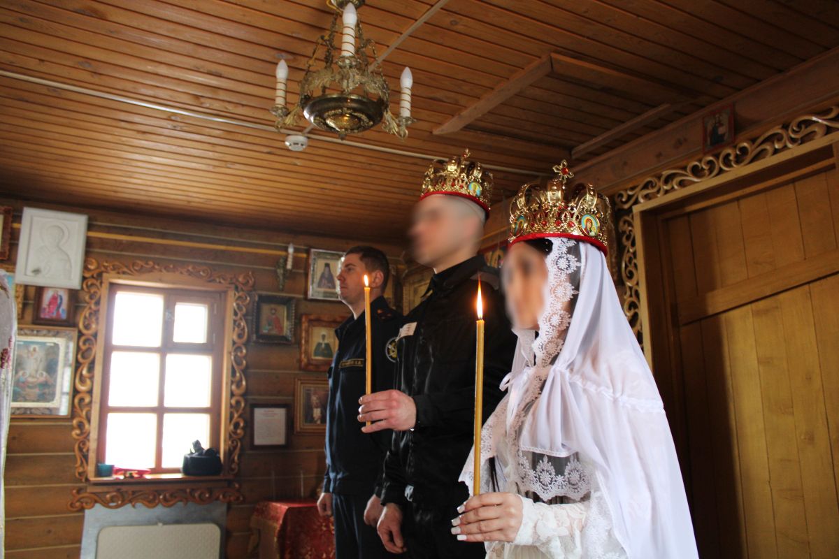 Заключённый обвенчался с&nbsp;женой в&nbsp;воронежской колонии