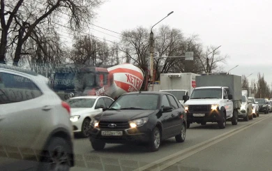 С жутких пробок на Московском проспекте начался понедельник у воронежцев
