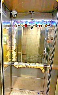 Необычный «лифт из прошлого» в одной из многоэтажек удивил воронежца 