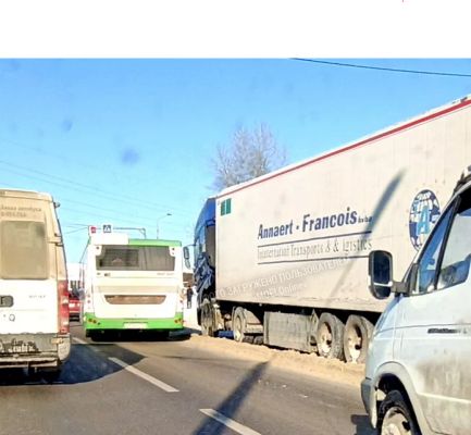 Раскрыт секрет ежедневной гигантской пробки на окружной дороге в Воронеже