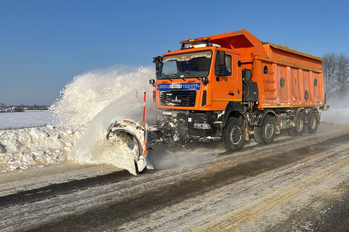 Власти Липецка объяснили выборочную уборку улиц от снега нехваткой средств