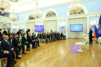 Герои, учёные и бизнесмены участвуют в создании новой народной программы «Единой России» 