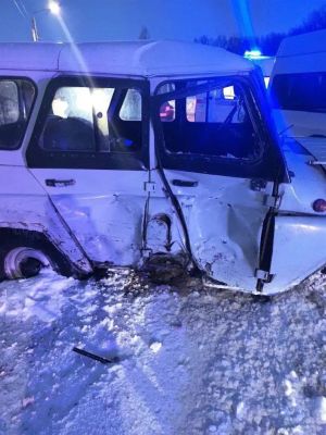 Шесть человек пострадали в жёстком ДТП с микроавтобусом под Воронежем