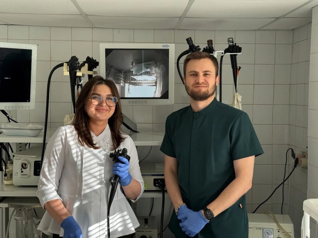 Врачи эндоскопического отделения  БСМП №10 Татьяна Хрипунова и Ильяс Абубакаров