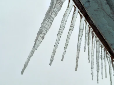 Об опасности над головой предупредили воронежцев