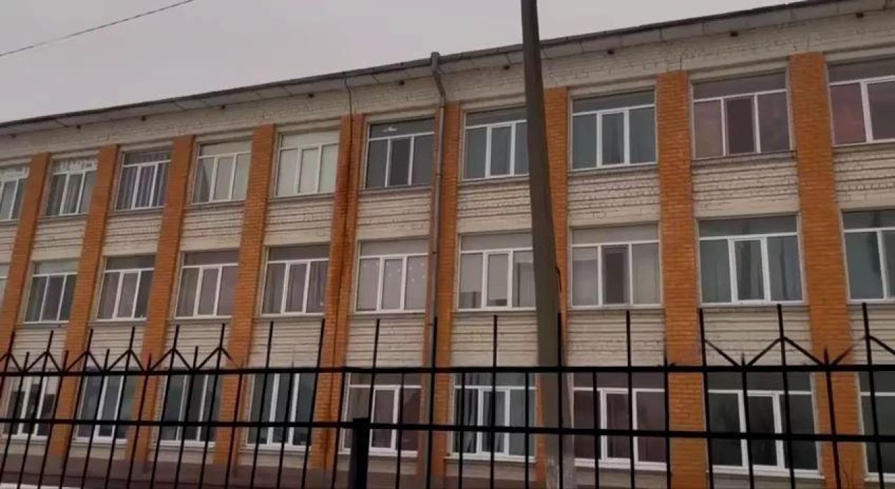 В школе Белгорода лопнули трубы из-за разморозки