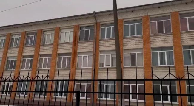 В школе Белгорода лопнули трубы из-за разморозки