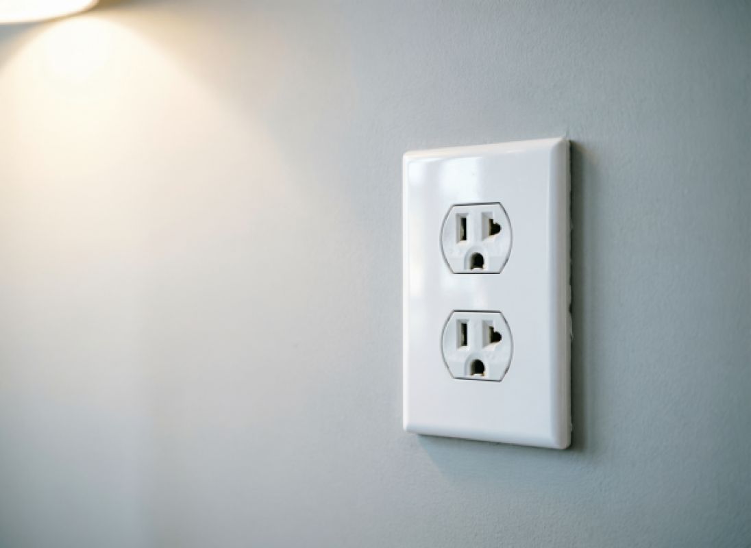 В Липецкой области пенсионера оштрафовали за розетку на столбе ЛЭП