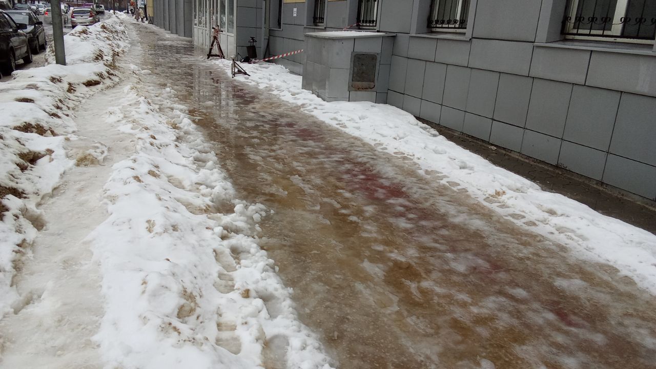 Не проехать, не пройти. С жуткого потопа началась рабочая неделя воронежцев