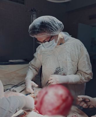 Воронежские врачи удалили пациентке огромную опухоль весом 10 килограммов