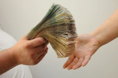 Женщина подтвердила выход на пенсию и потеряла 2,4 млн рублей в Воронеже