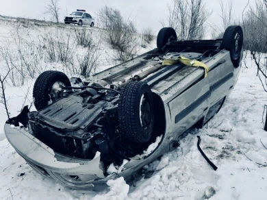 7-летний ребёнок попал в больницу после ДТП с «перевёртышем»