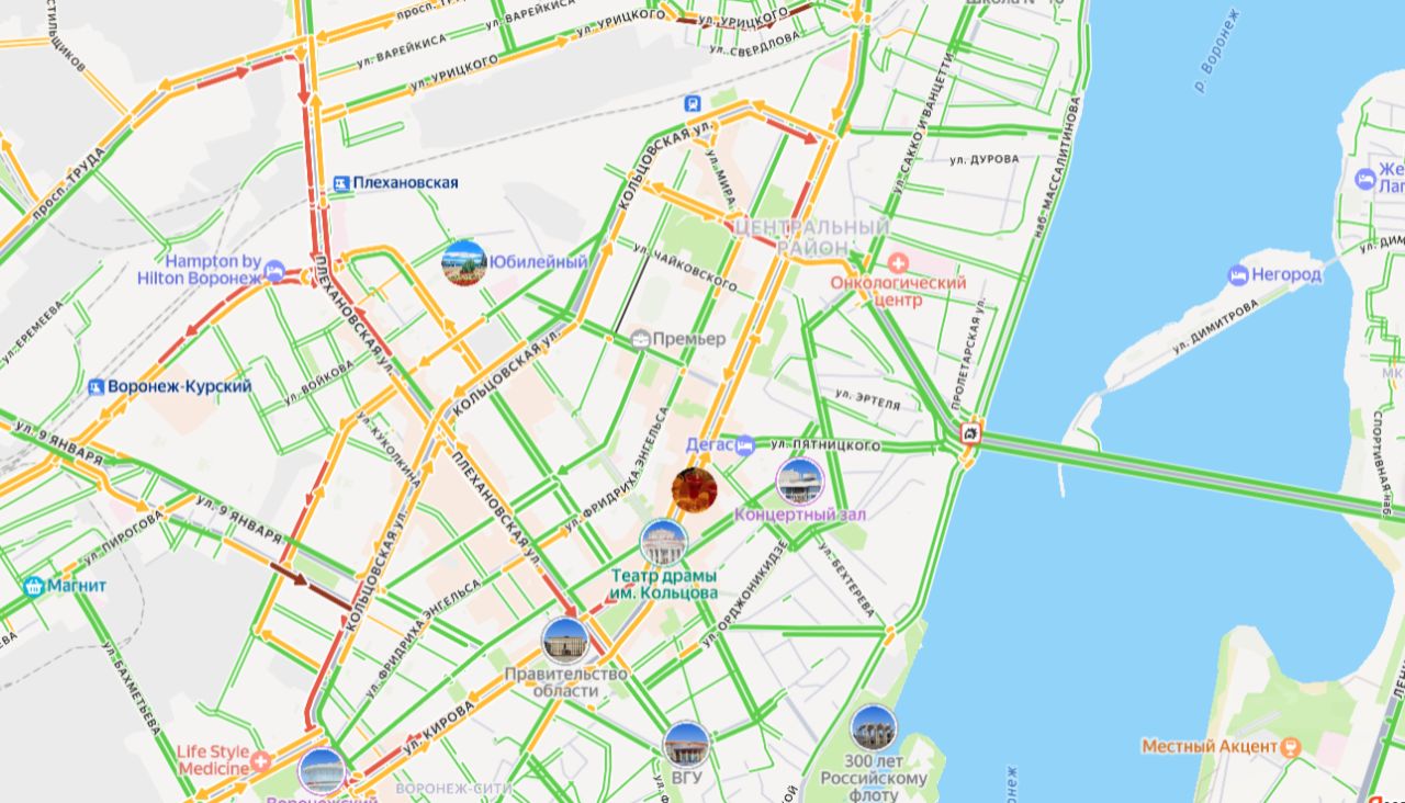 Центр Воронежа увяз в пробках средь бела дня&nbsp;