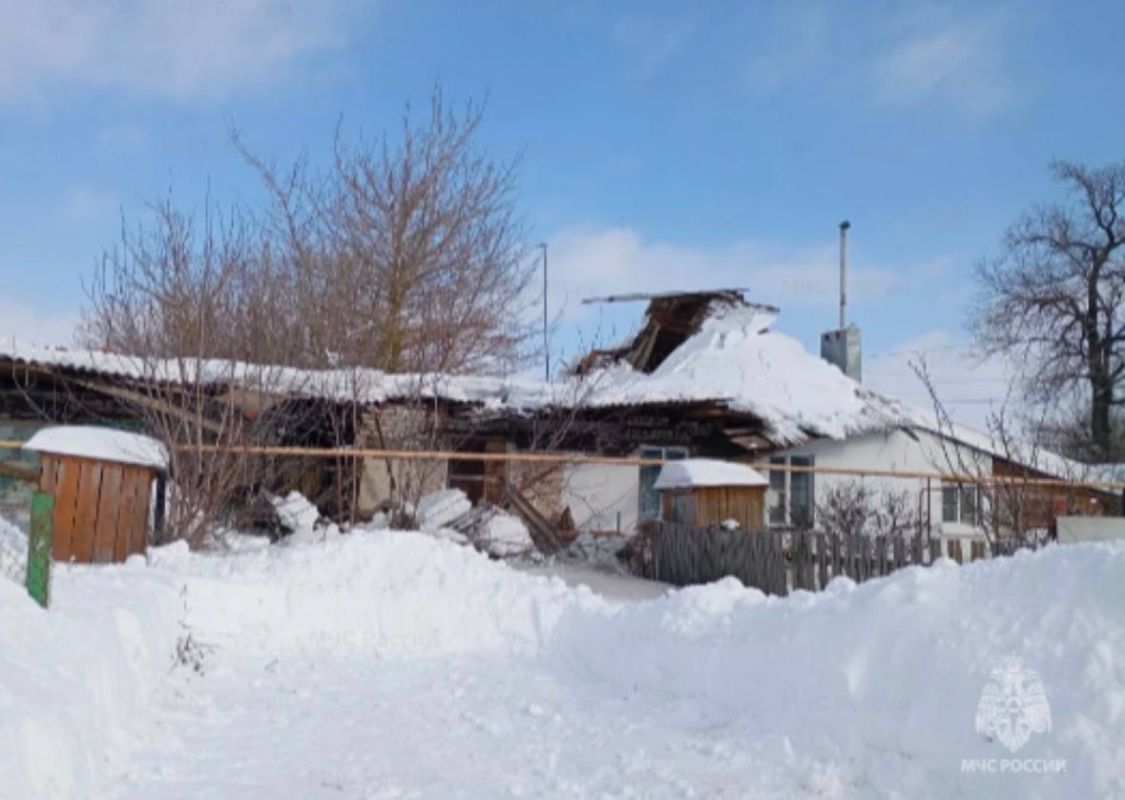 После обвалившейся крыши на липецком автозаводе дошла очередь до жилых домов