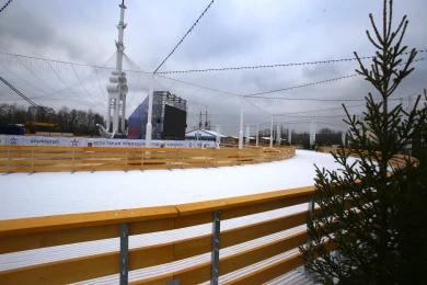 Как будет в праздники работать каток на Адмиралтейской площади