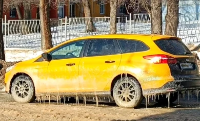 «Машина-сосулька». Лёдомобиль удивил воронежца