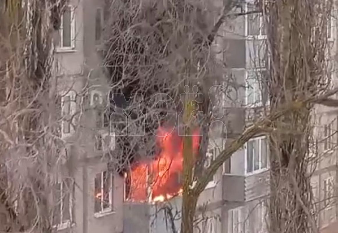Пожар в&nbsp;воронежской пятиэтажке попал на&nbsp;видео