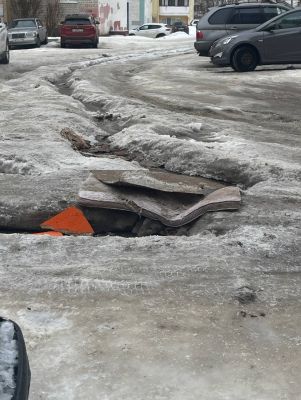 Белгородцы вызволяют машины из ледяного плена с помощью отходов