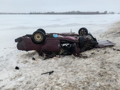 19-летняя девушка пострадала в жёстком ДТП с перевёртышем на воронежской трассе