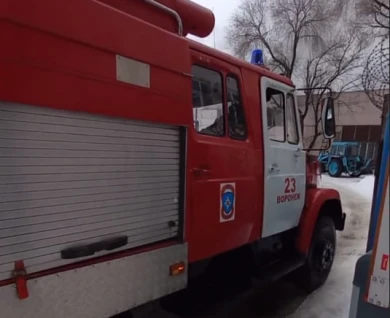 Автобус вспыхнул в ангаре воронежского перевозчика (ВИДЕО)