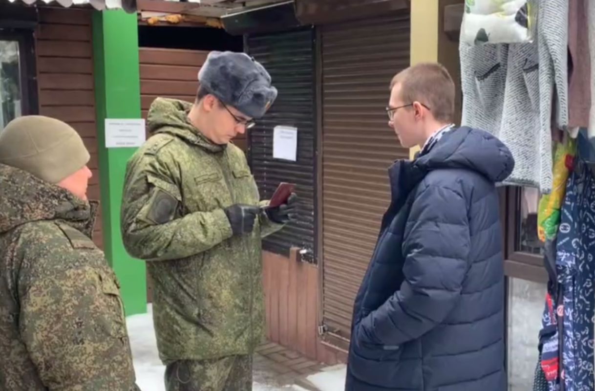 Силовики съехались на&nbsp;воронежские рынки (ВИДЕО)