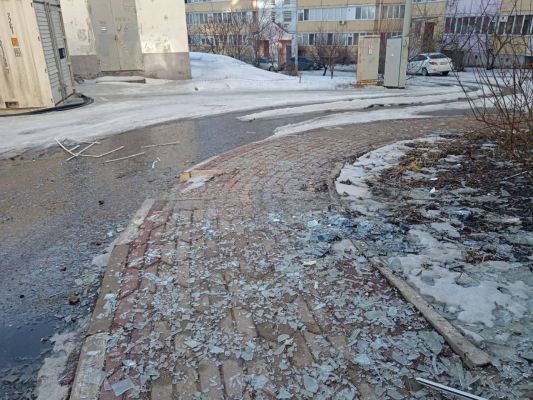 Белгородцы жалуются на неубранные осколки и мусор после обстрела БПЛА