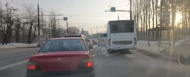 Огромная пробка растянулась на воронежской улице из-за сломанного автобуса 