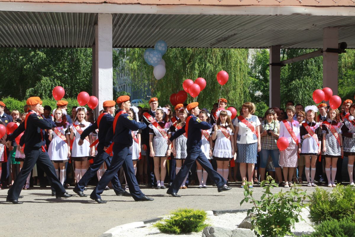 Стала известна дата последнего звонка для выпускников российских школ