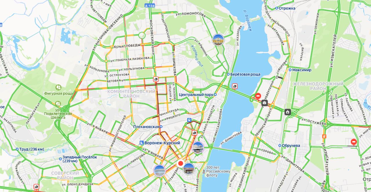 Гигантские пробки сковали улицы Воронежа