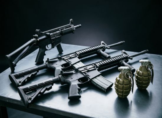 ФСБ накрыла тайник с оружием и боеприпасами в доме белгородца