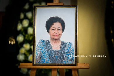 Человек-эпоха: Белгород простился с легендарным учителем Лидией Хворостяной