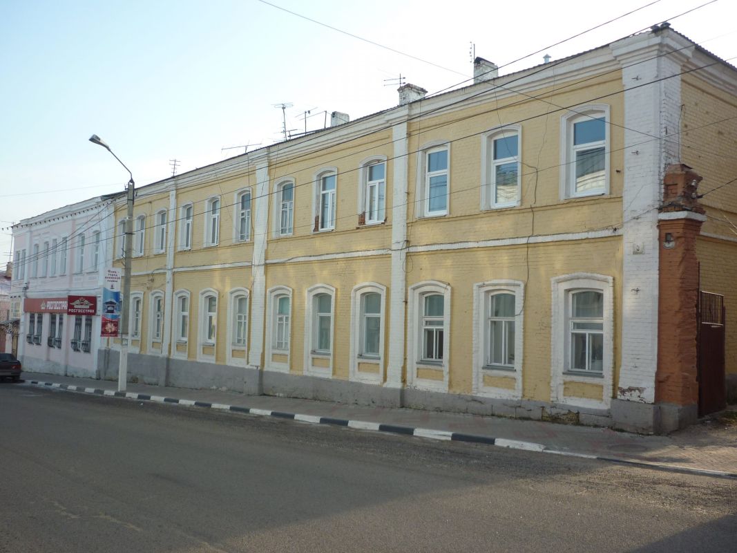 В Ельце новая собственница памятника архитектуры уничтожила облик дома XVIII века