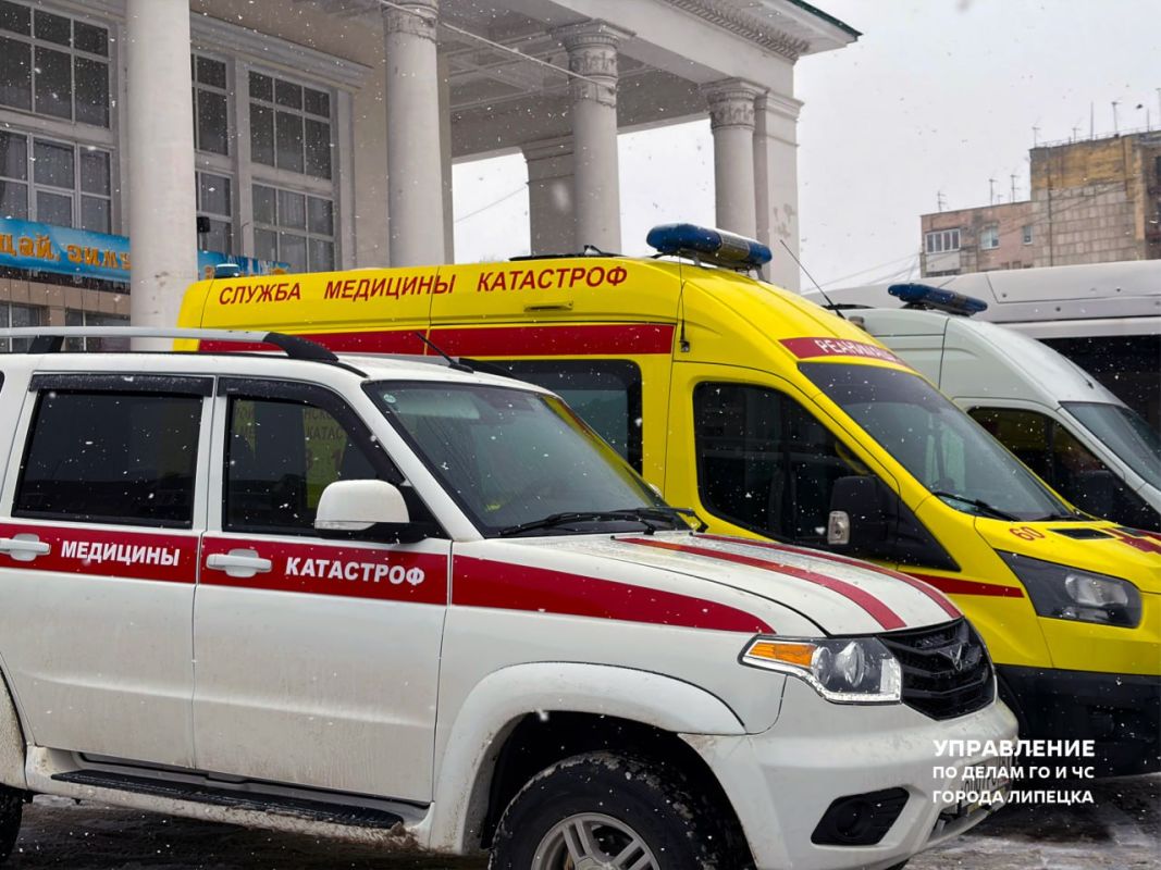 В Липецке спасатели отговорили мужчину от прыжка с девятого этажа