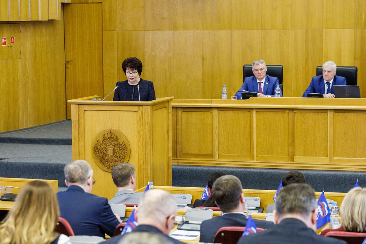 Депутаты проголосовали за&nbsp;повышение зарплат бюджетникам, дополнительный ремонт дорог и&nbsp;поддержку СВО