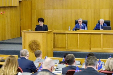 Депутаты проголосовали за повышение зарплат бюджетникам, дополнительный ремонт дорог и поддержку СВО