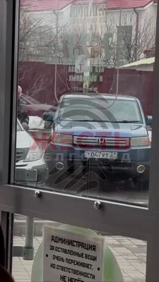 В Белгороде неадекват на авто с госномерами избил пенсионера из-за царапины