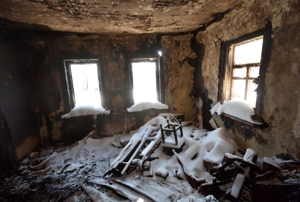 Мужчина погиб при пожаре в двухквартирном доме в Воронежской области