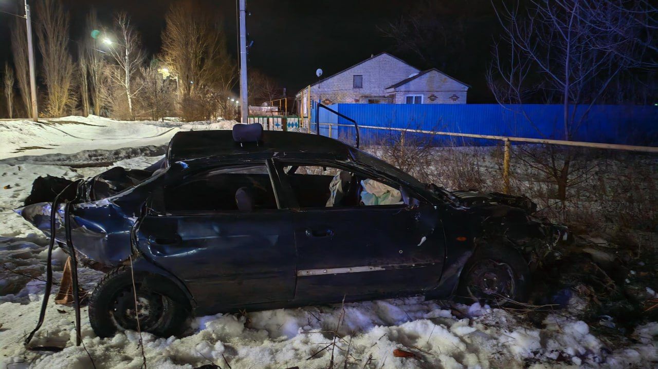 Два человека пострадали в&nbsp;аварии с&nbsp;перевёртышем в&nbsp;Воронежской области