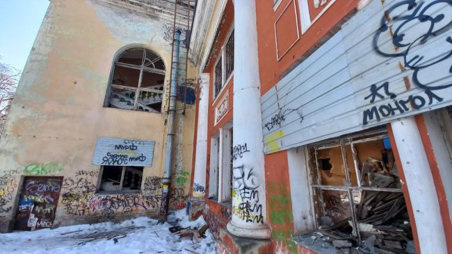 «Зомби-апокалипсис». Как сейчас выглядит многострадальный ДК Кирова, показали на видео