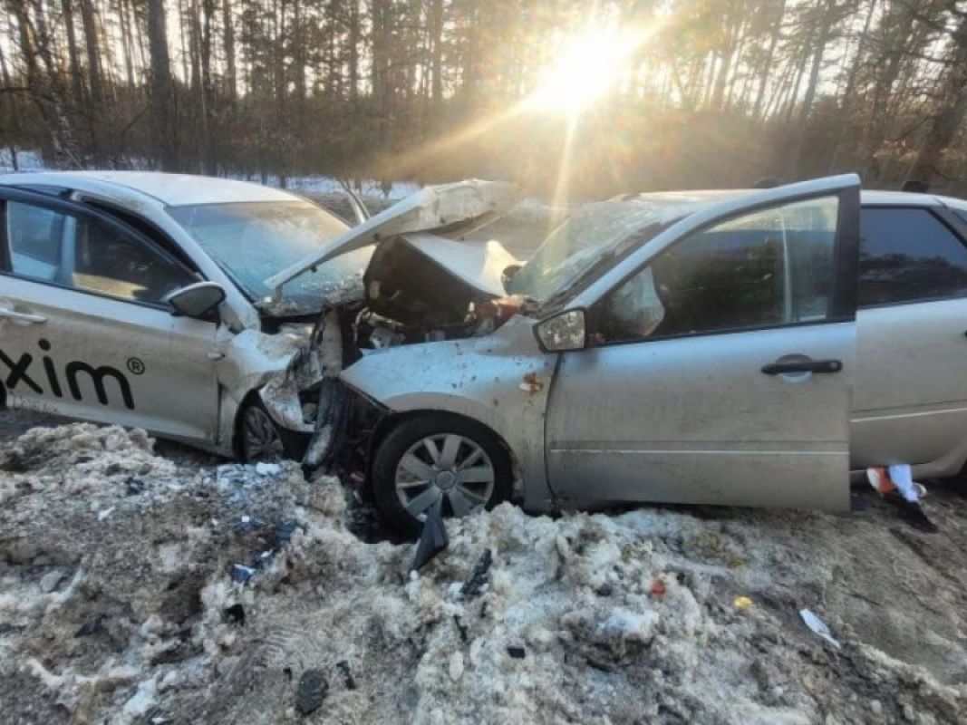 ДТП с участием такси под Липецком обернулось смертью для водителя