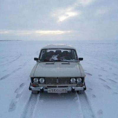 Двое юношей нагло украли «шестёрку» и спрятали ее в поле под Воронежем