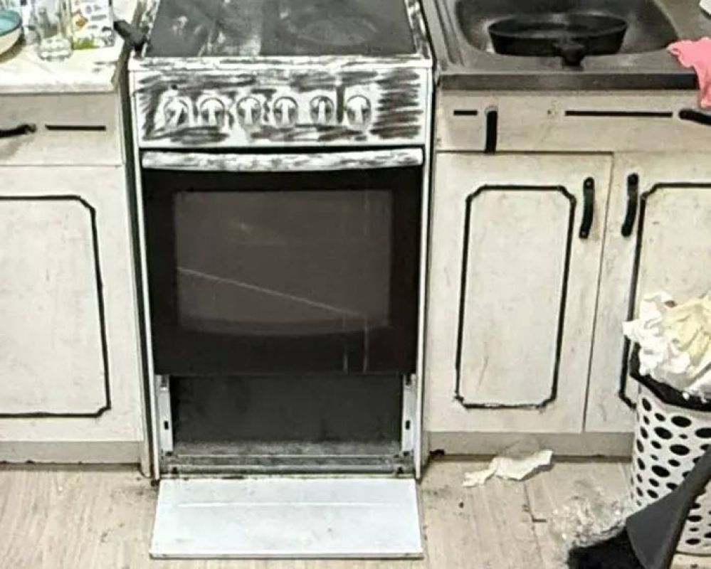 Мать придавила сына плитой, чтобы скрыть его смерть