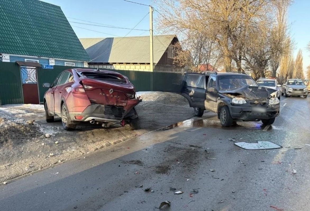 Жёсткая авария с&nbsp;иномаркой случилась под&nbsp;Воронежем — ранены два человека