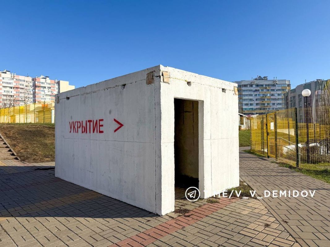 Белгородцы используют модульные укрытия в качестве питейных заведений